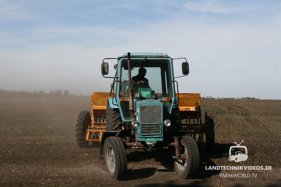 Belarus MTS Traktoren_03.jpg
